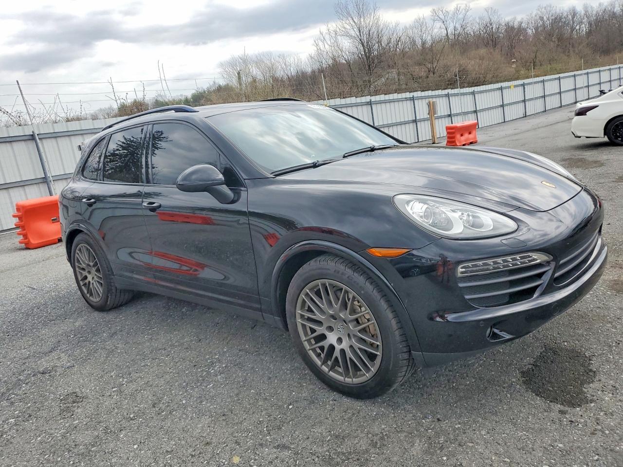 2014 Porsche Cayenne s VIN WP1AB2A28ELA55133 photo 4