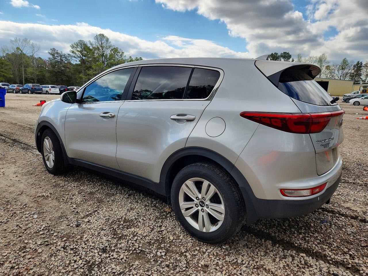 2019 Kia Sportage VIN KNDPM3AC5K7503224 photo 2