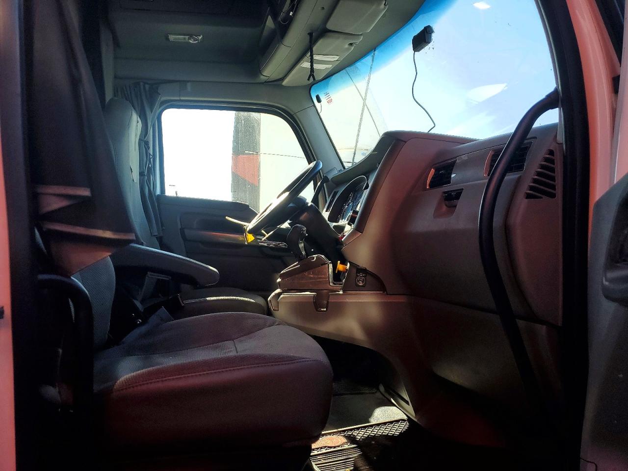 2018 KENWORTH All other VIN 1XKYD49X2JJ175459 photo 5