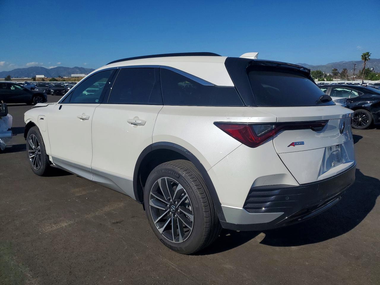 2024 ACURA Zdx VIN 4W5KHNRLXRZ509648 photo 2