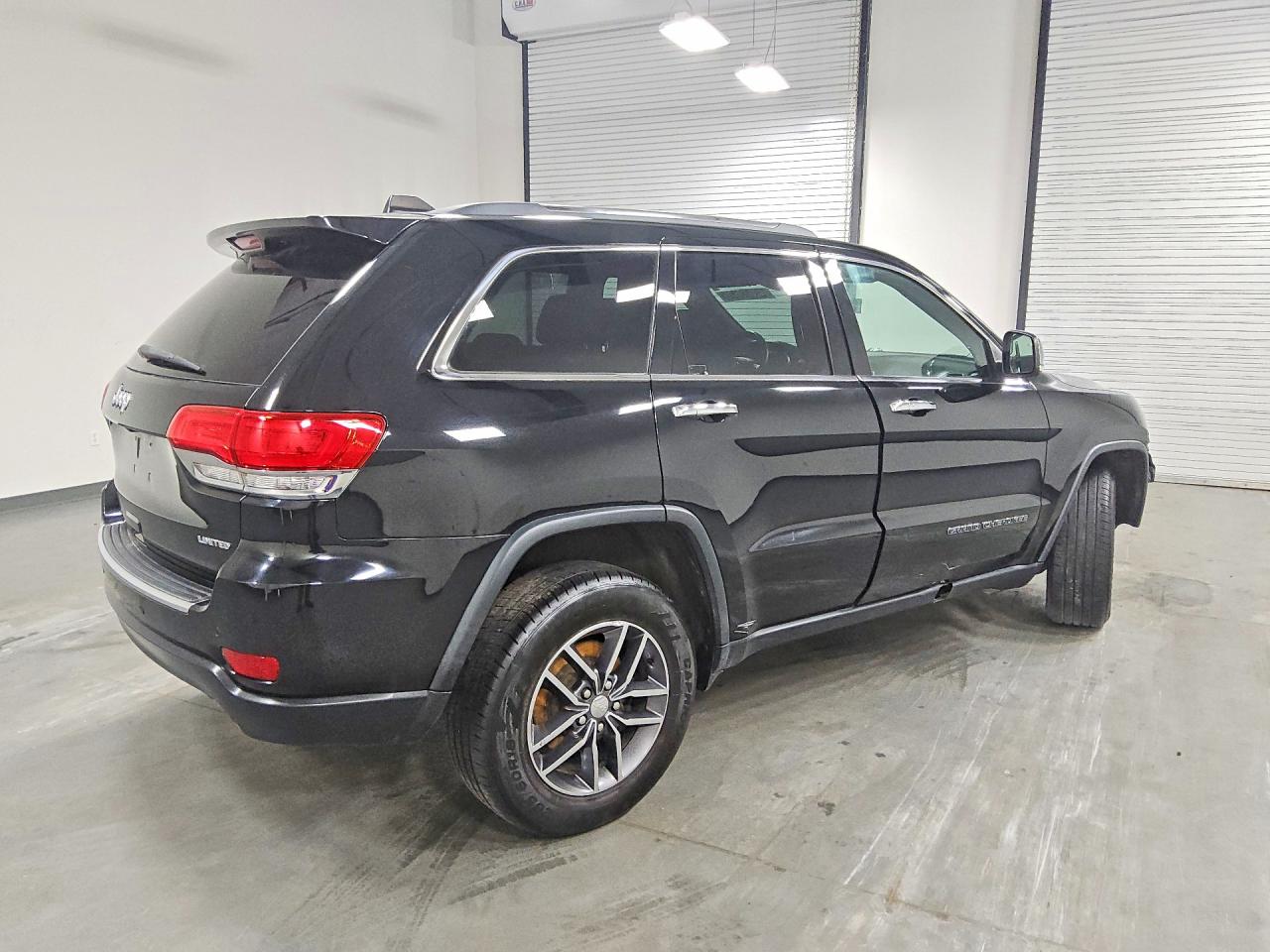 2018 Jeep Grand cher VIN 1C4RJFBG0JC405650 photo 3