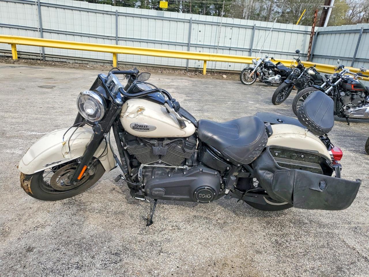 2022 HARLEY Fl VIN 1HD1YBK15NB030409 photo 3