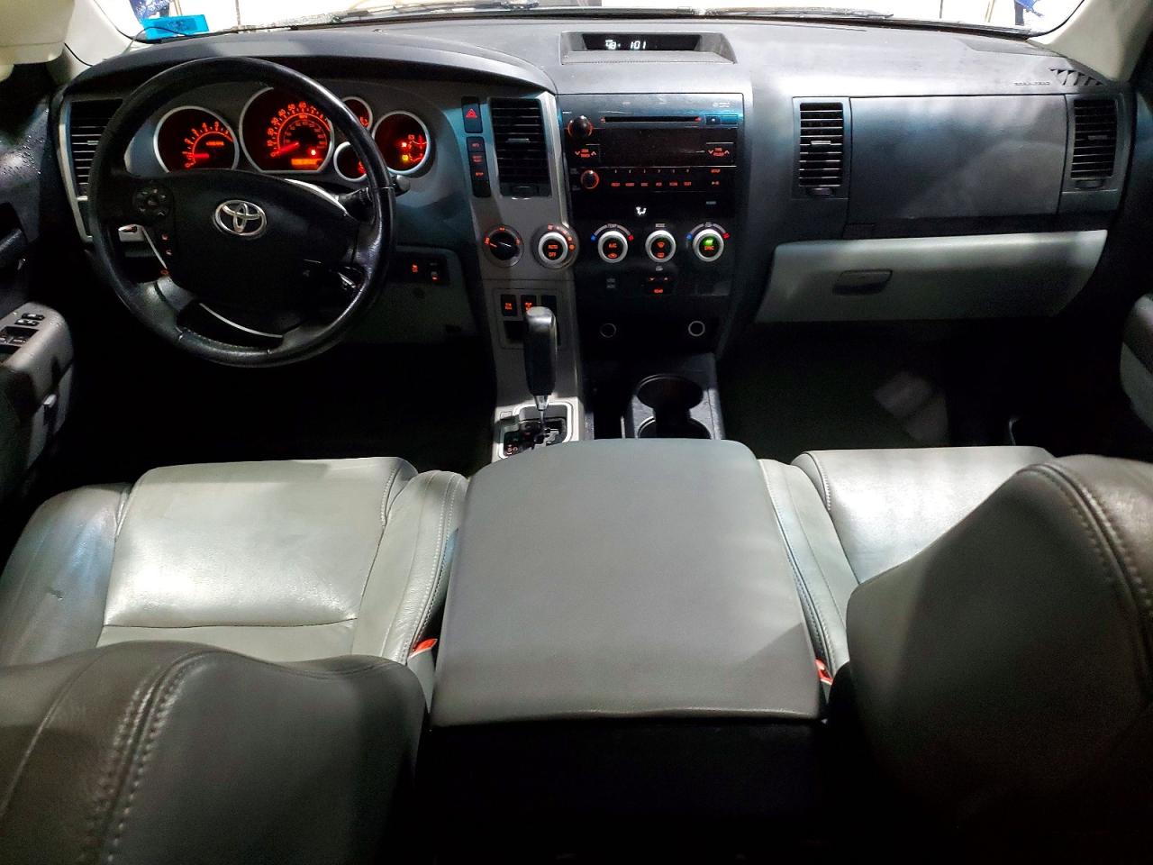 2010 Toyota Sequoia VIN 5TDBY5G17AS026980 photo 8