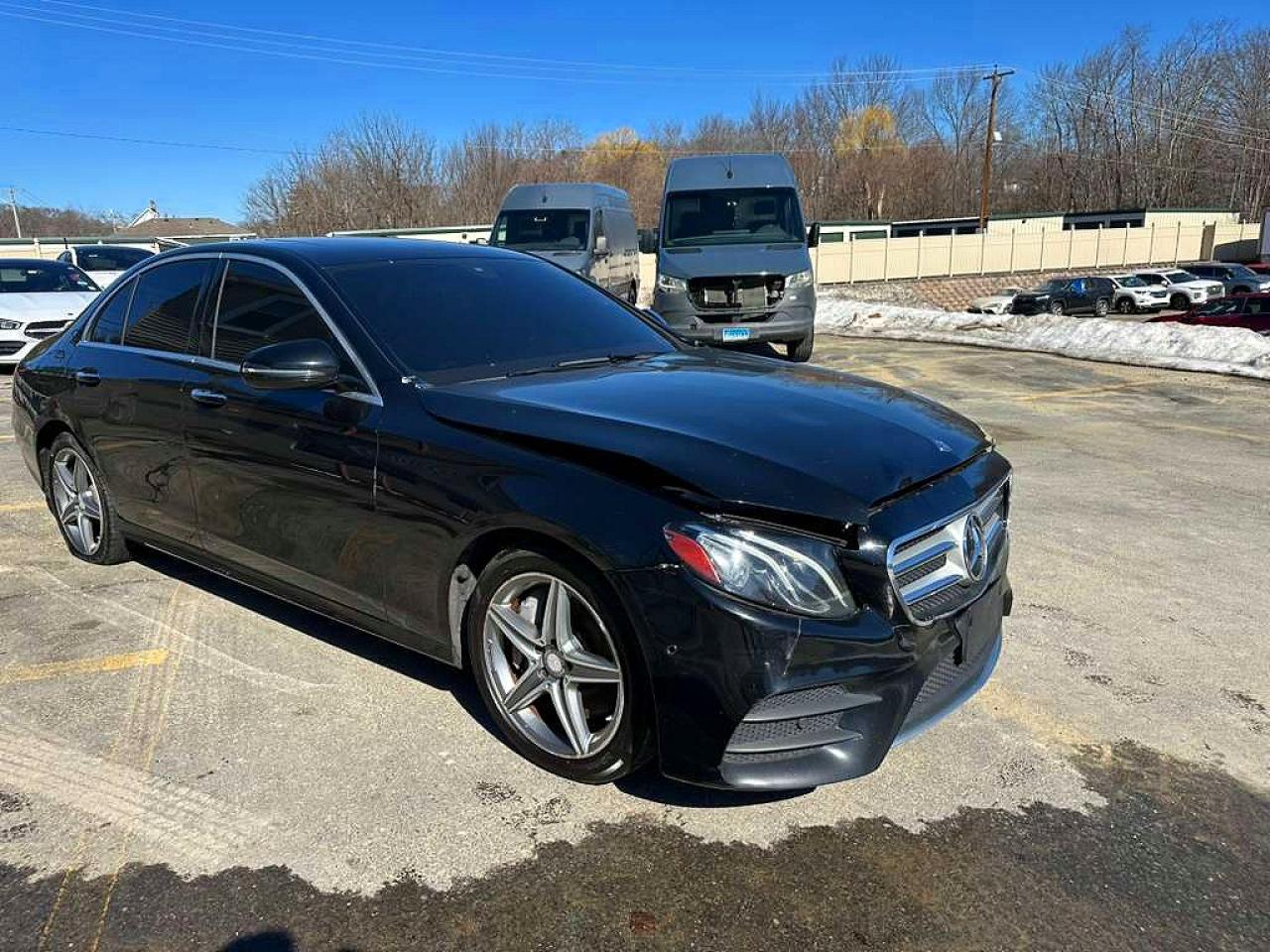 2017 Mercedes-Benz E-class VIN WDDZF4KBXHA053876 photo 4