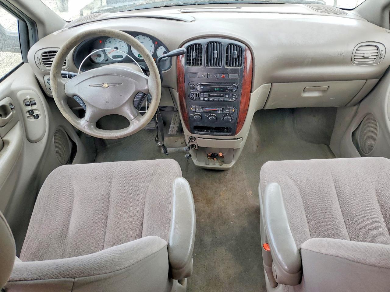 2003 Chrysler Town and country VIN 2C4GP44383R323681 photo 8