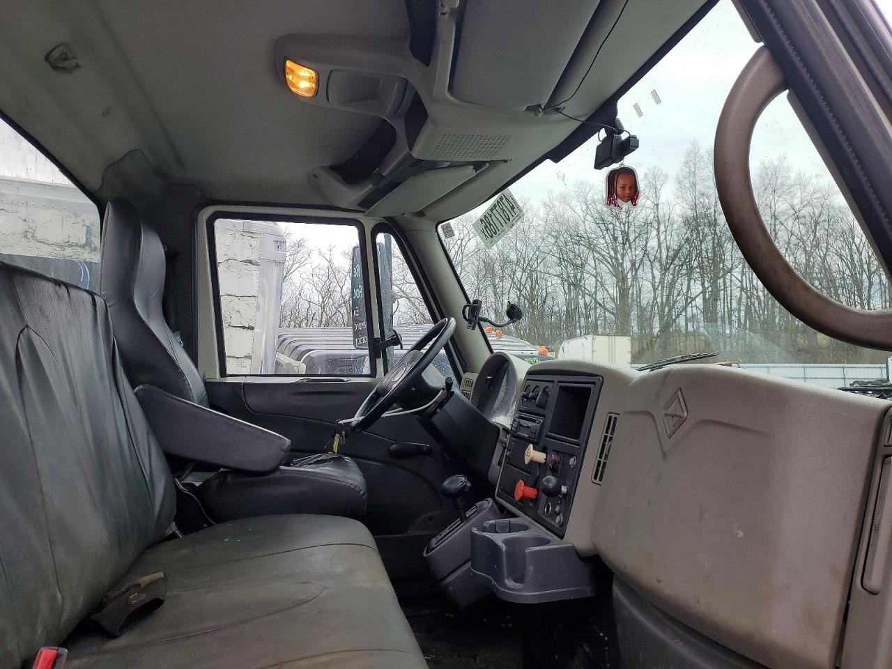 2009 International 4000 serie VIN 1HSMKAAN09H075377 photo 5