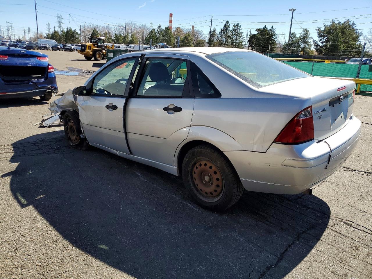 2005 FORD Focus VIN 1FAFP34N35W271822 photo 2