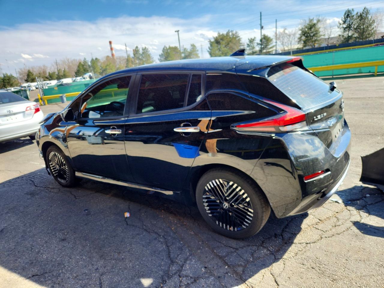 2025 Nissan Leaf VIN 1N4CZ1CV1SC562383 photo 2
