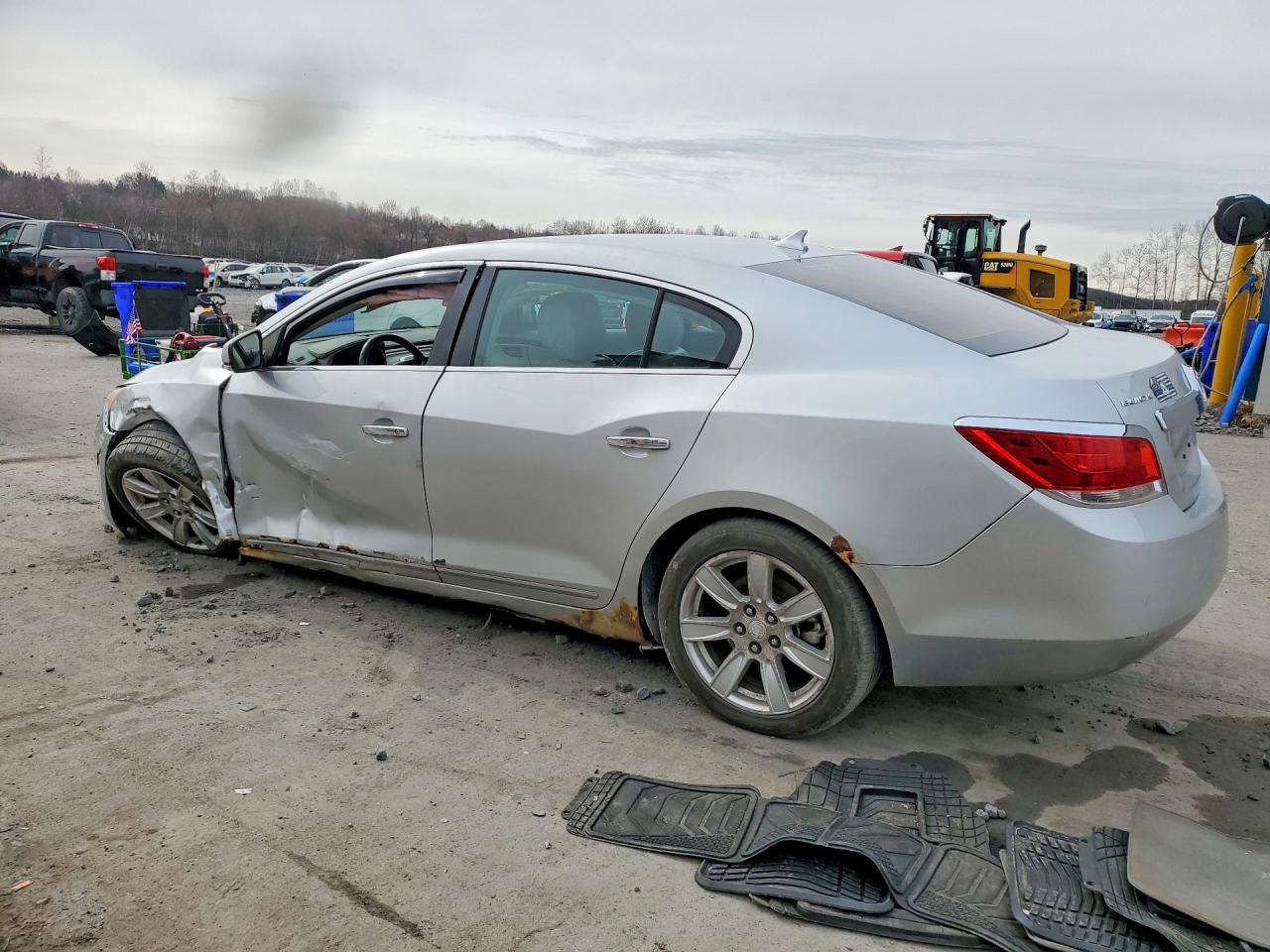 2010 Buick Lacrosse VIN 1G4GC5EG1AF118707 photo 2