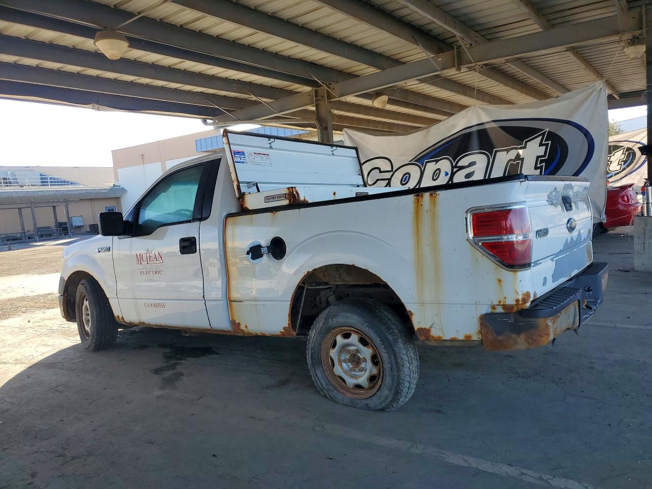 2010 Ford F150 VIN 1FTMF1CW5AKE60668 photo 2