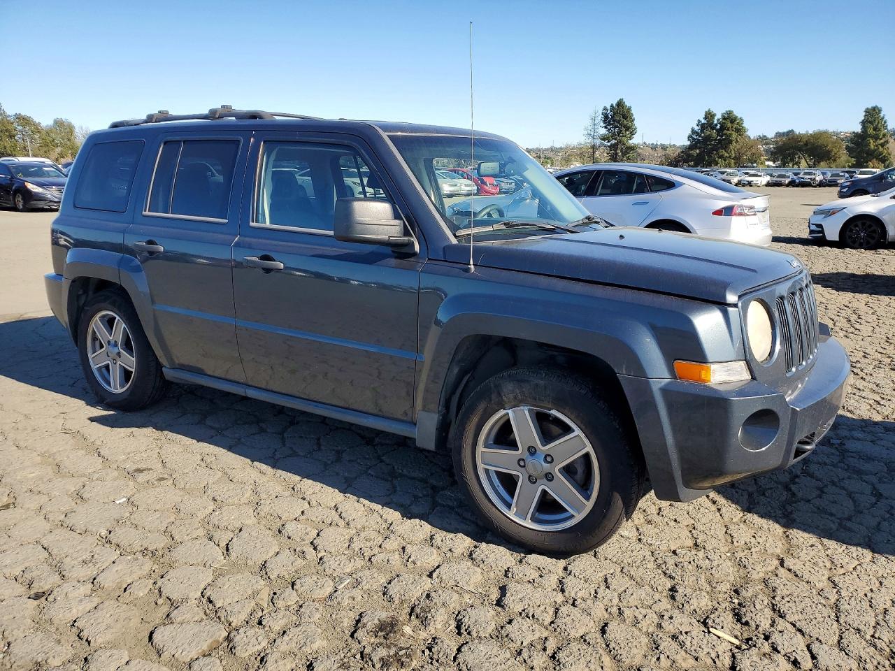 2008 Jeep Patriot VIN 1J8FF28W38D575476 photo 4