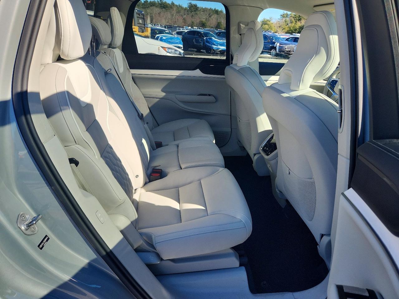 2025 Volvo All other VIN 7JDEV3VL9SG001015 photo 11