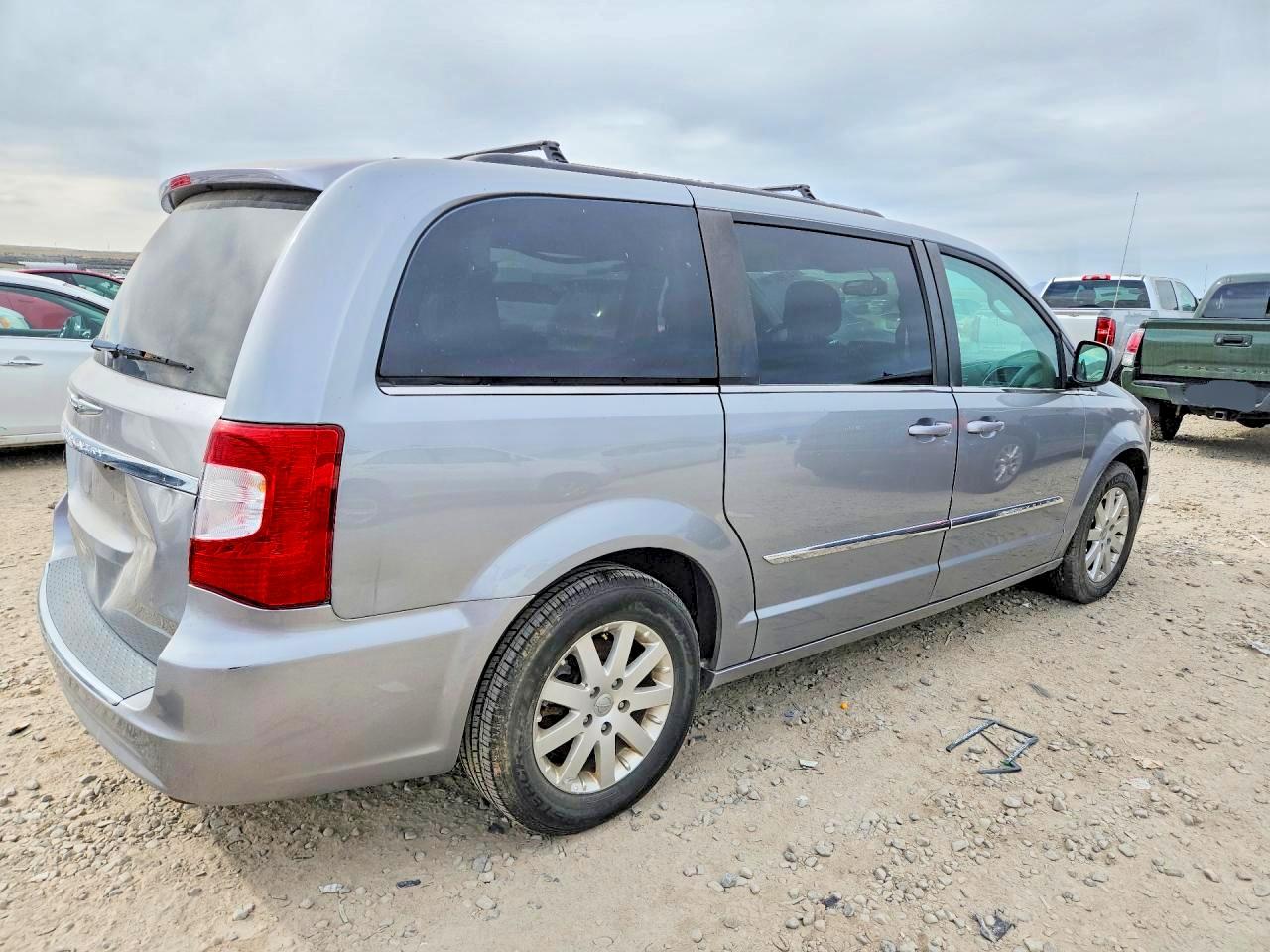 2015 Chrysler Minivan VIN 2C4RC1BGXFR636759 photo 3