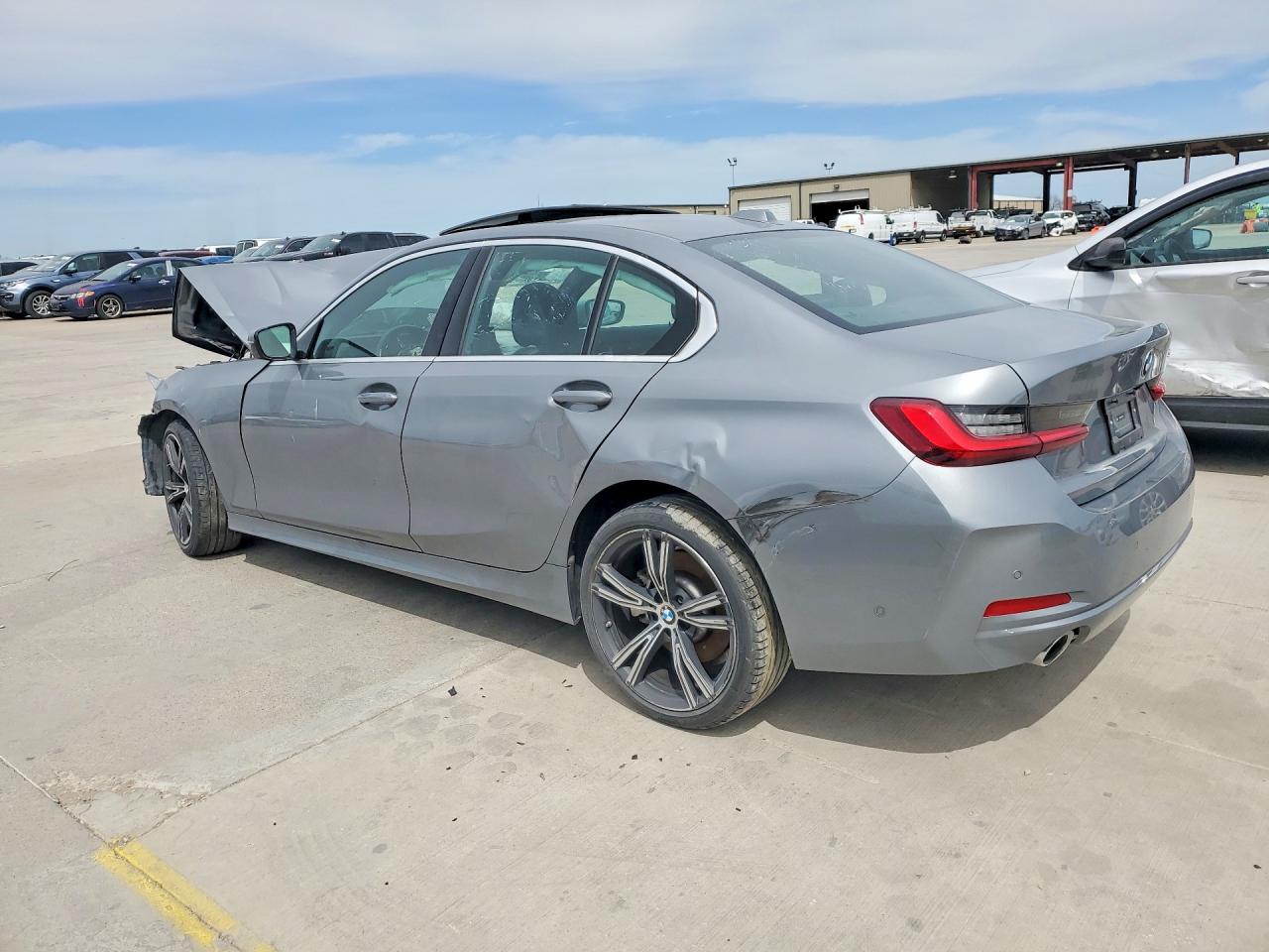 2024 BMW 3 series VIN 3MW69FF01R8D92674 photo 2