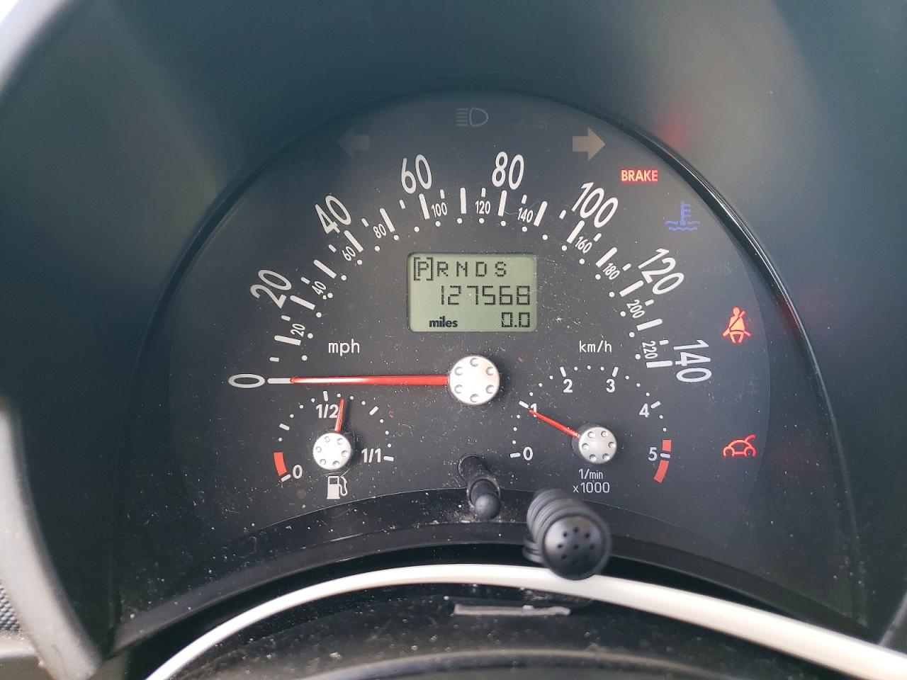 2005 Volkswagen Beetle VIN 3VWCR31C95M402629 photo 9
