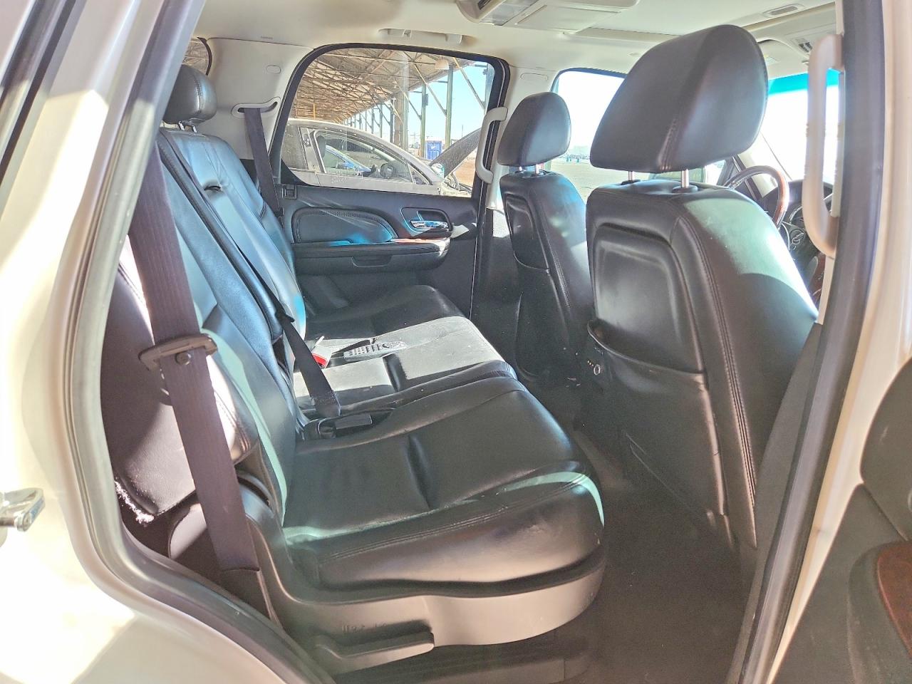 2009 CADI Escalade VIN 1GYFC43509R135191 photo 11