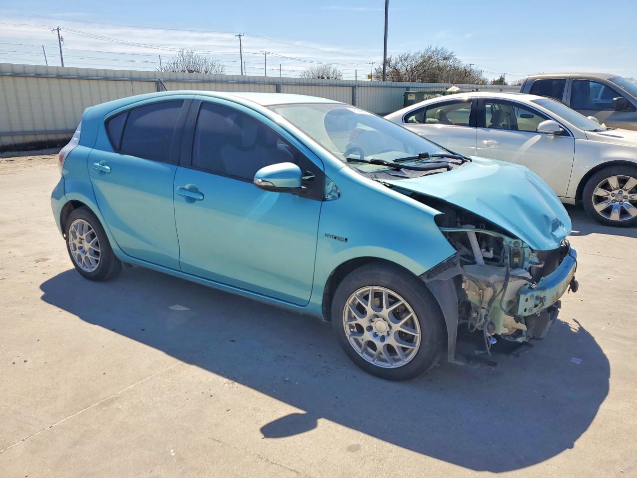 2013 Toyota Prius VIN JTDKDTB33D1054981 photo 4