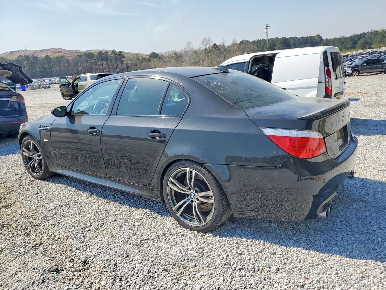 2008 BMW M5 VIN WBSNB93548CX08184 photo 2