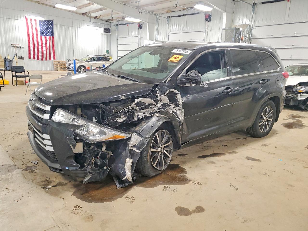 2017 Toyota Highlander VIN 5TDJZRFH0HS442815 photo 1