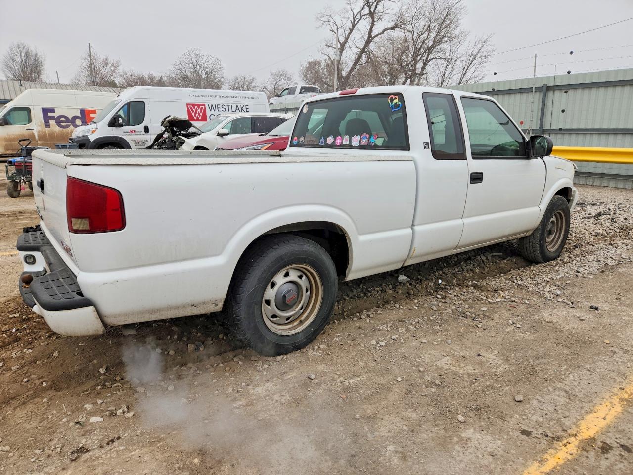 2003 GMC Sonoma VIN 1GTCS19XX38241339 photo 3