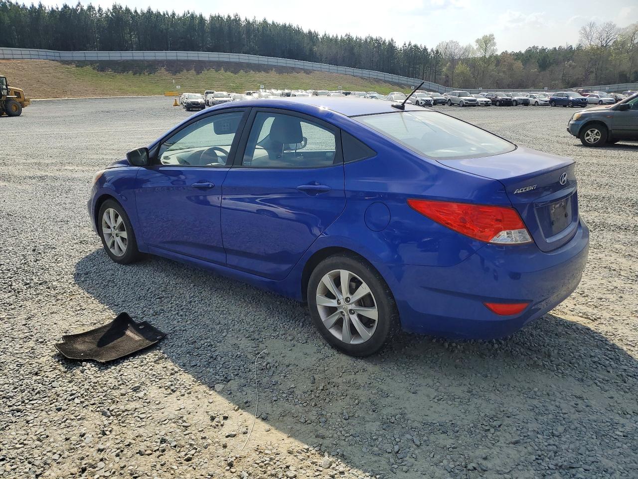 2013 Hyundai Accent VIN KMHCU4AEXDU461770 photo 2