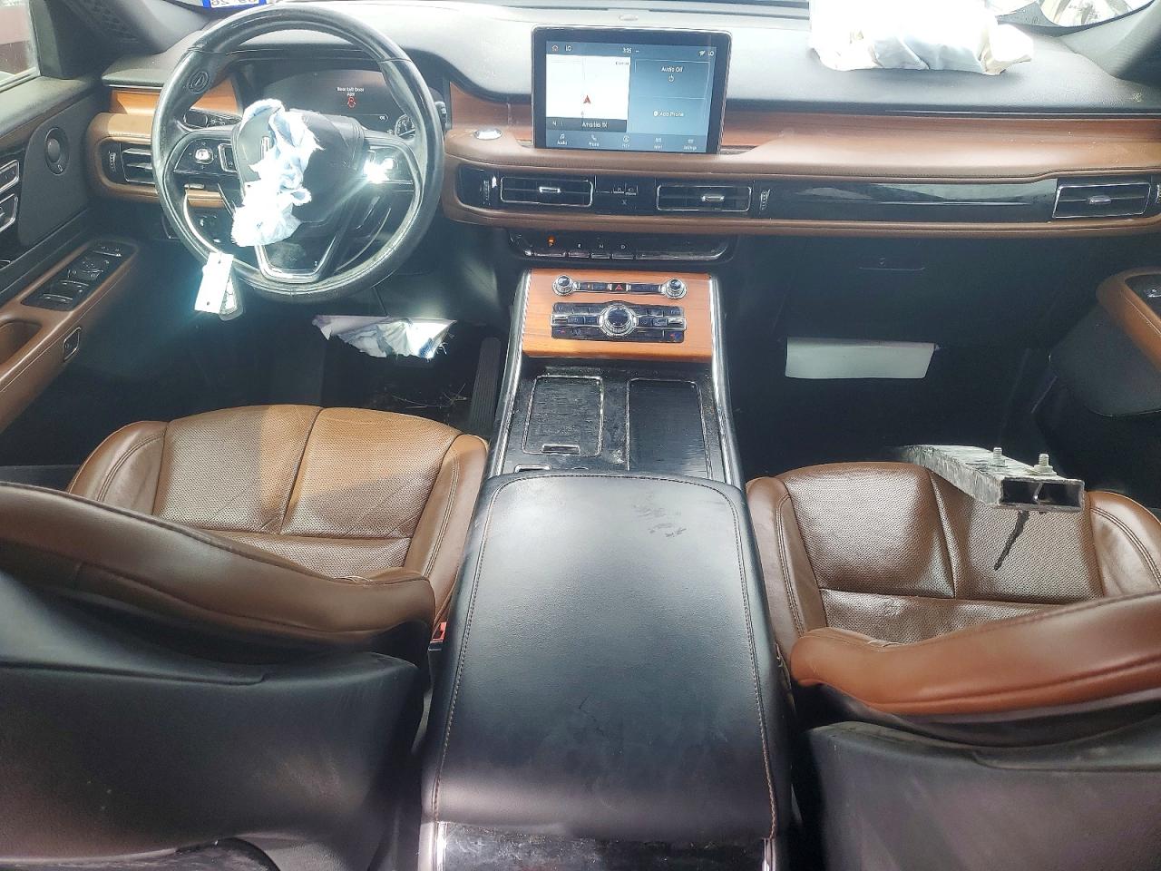 2020 Lincoln Aviator VIN 5LM5J7WC0LGL23112 photo 8