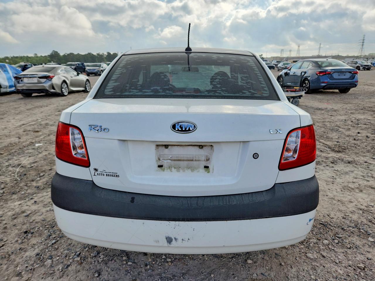 2009 Kia Rio VIN KNADE223596477004 photo 6