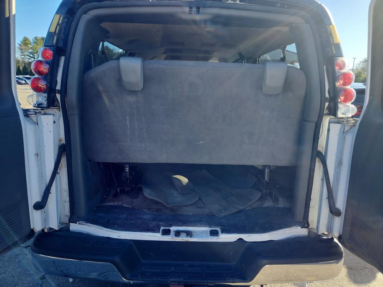2006 GMC Savana VIN 1GJHG39U761236596 photo 10