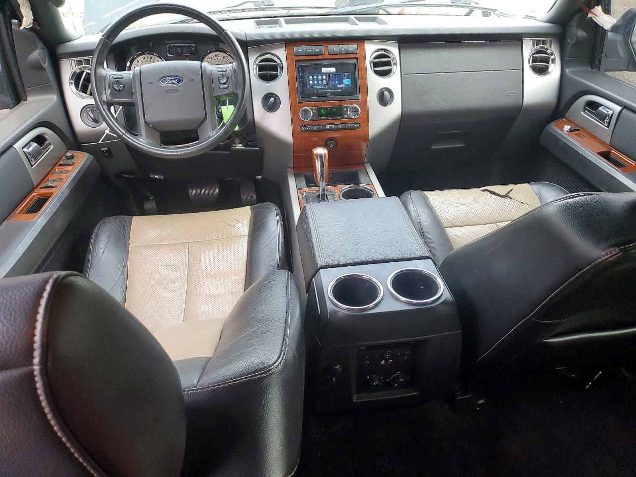 2010 Ford Expedition VIN 1FMJU1J55AEB62067 photo 8