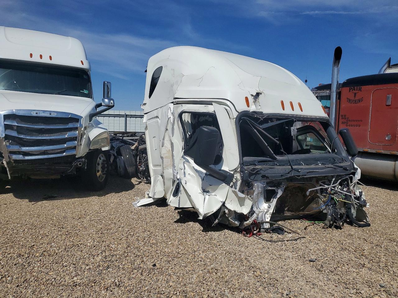 2022 FREIGHTLINER All other VIN 3AKJHHDRXNSNL3285 photo 1