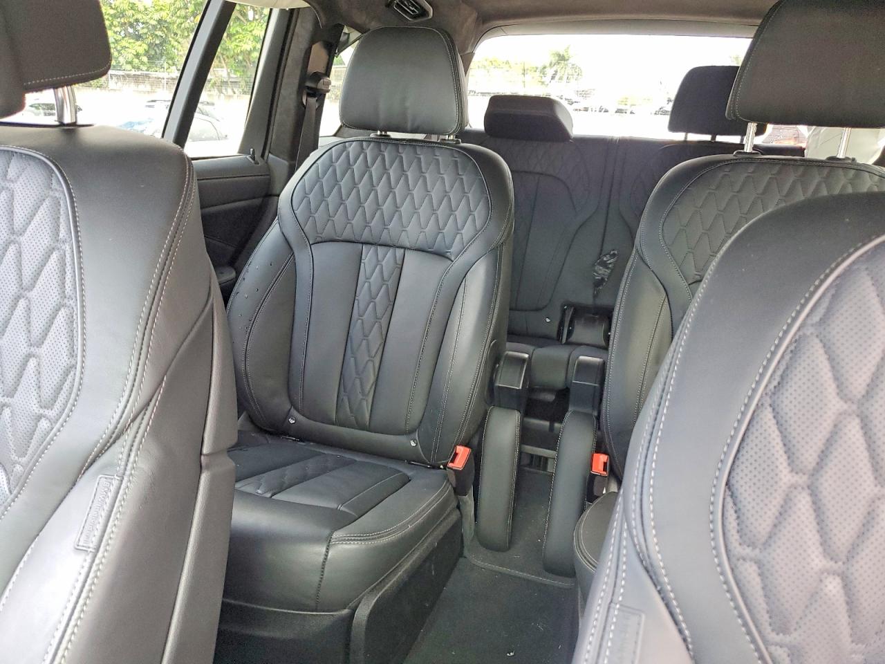 2025 BMW X7 VIN 5UX23EM0XS9Y68348 photo 10