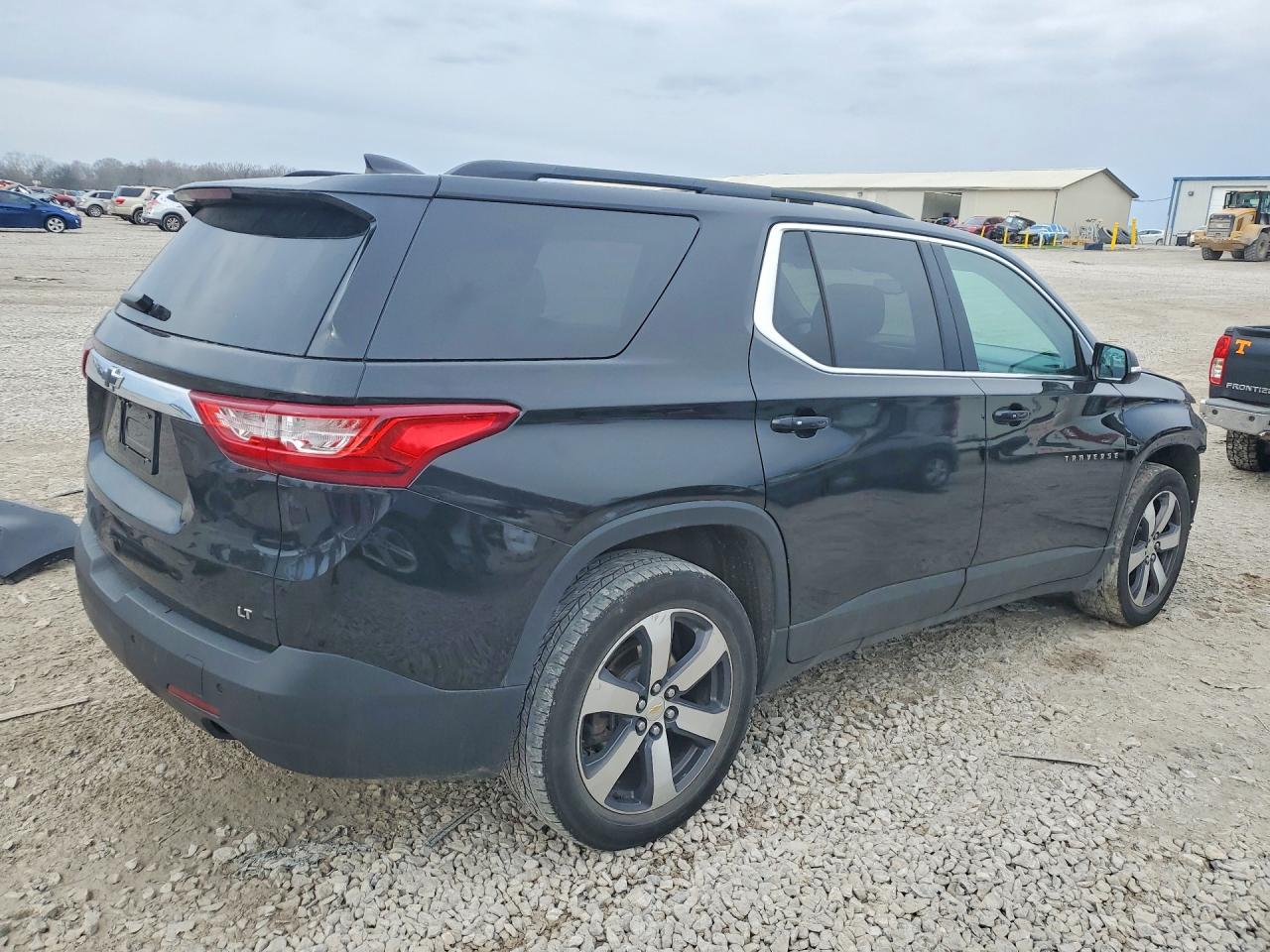 2020 Traverse VIN 1GNEVHKW7LJ317853 photo 3