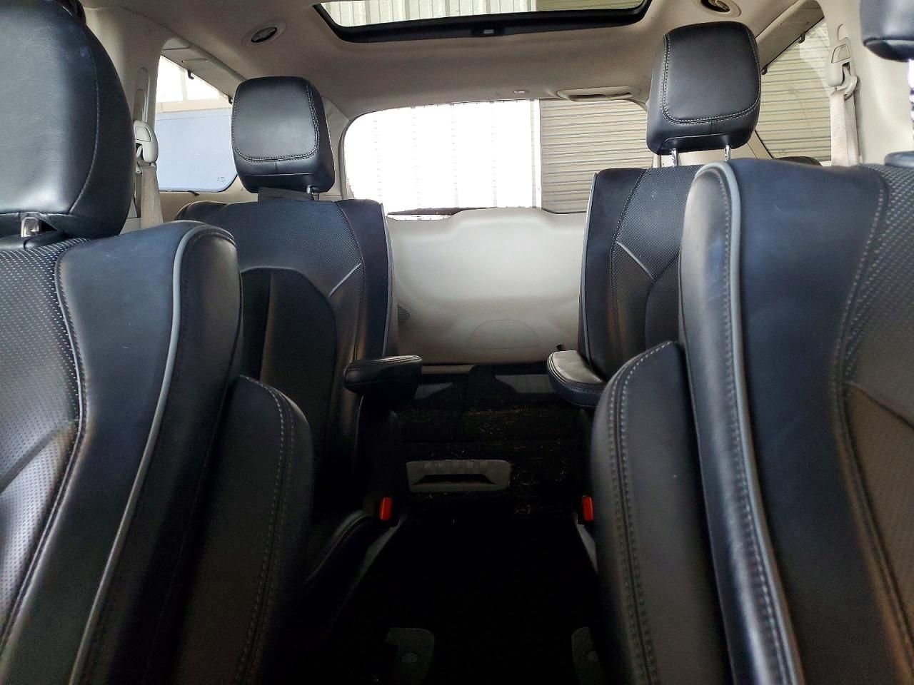 2018 Chrysler Pacifica VIN 2C4RC1N79JR230136 photo 10