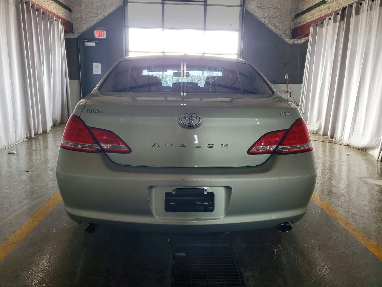2010 Toyota Avalon VIN 4T1BK3DB8AU370246 photo 6