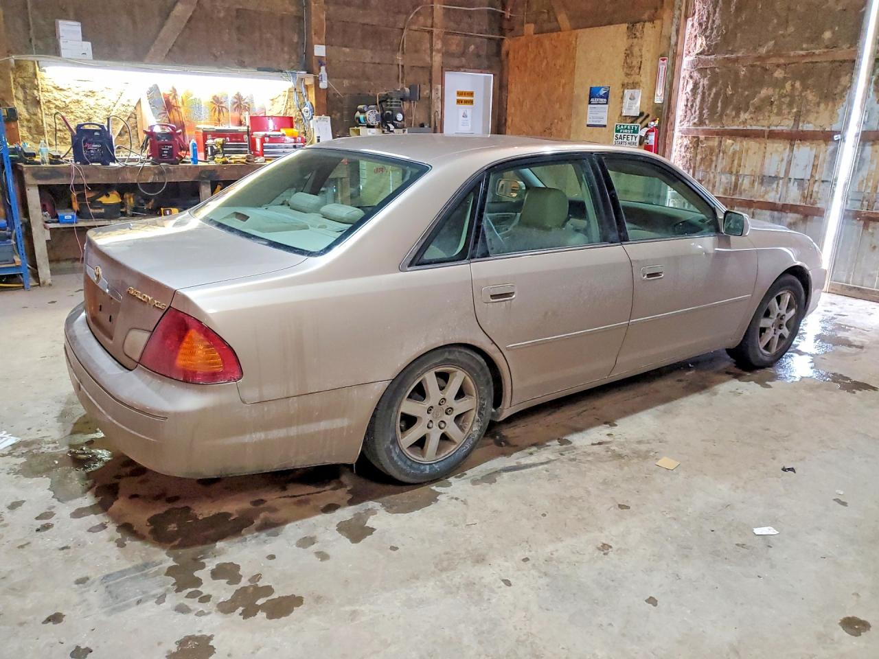 2000 TOYOTA Avalon VIN 4T1BF28B9YU109131 photo 3