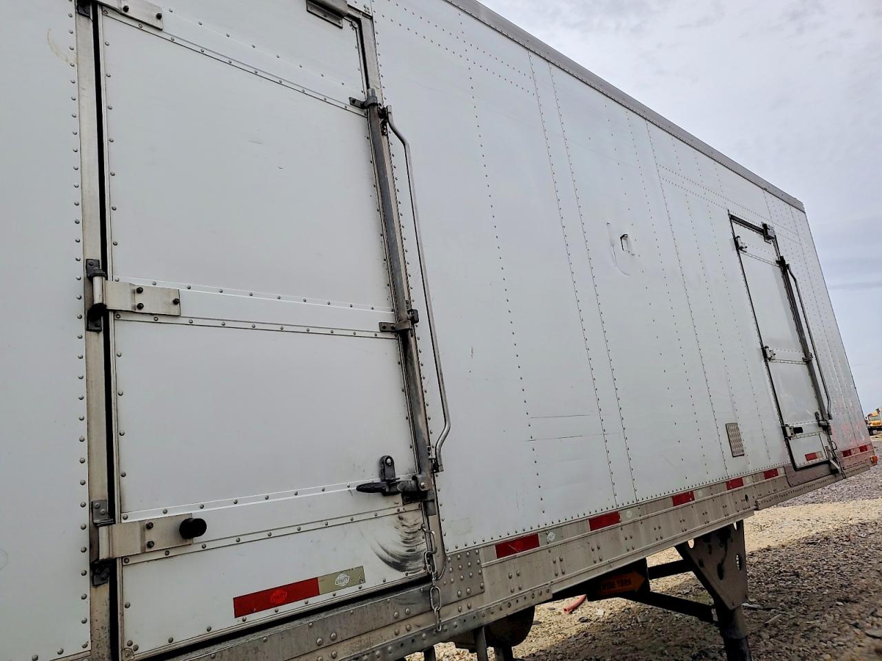 2014 UTILITY All models VIN 1UYVS2488EU844218 photo 5