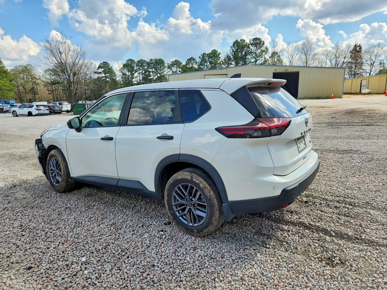 2024 Niss Rogue VIN 5N1BT3AB7RC692461 photo 2