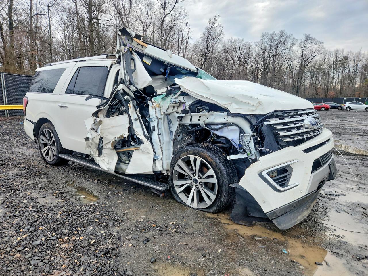 2021 Ford Expedition VIN 1FMJK2AT0MEA60352 photo 4