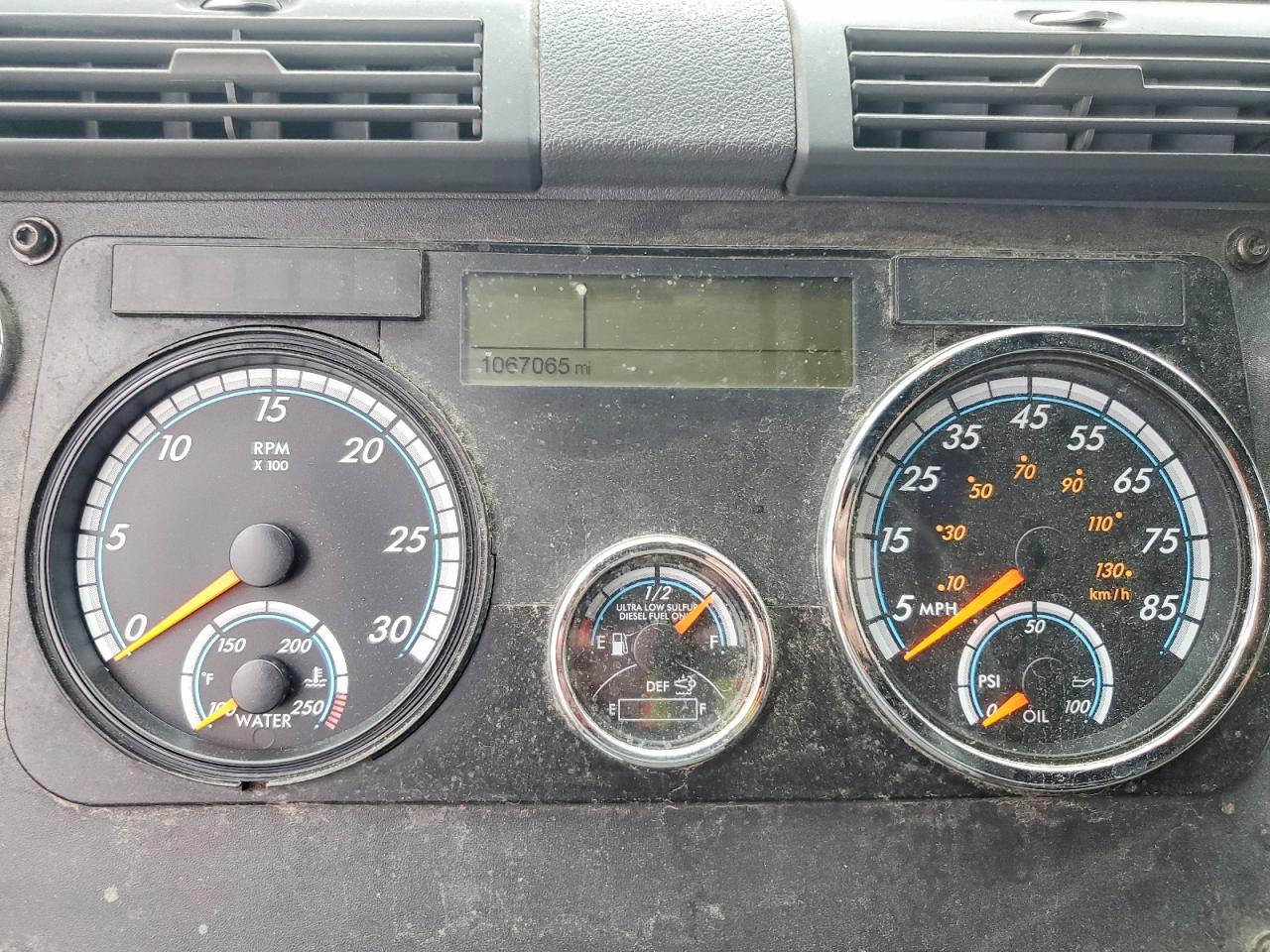 2016 FREIGHTLINER All other VIN 1FUGGLDR0GLHA0217 photo 8
