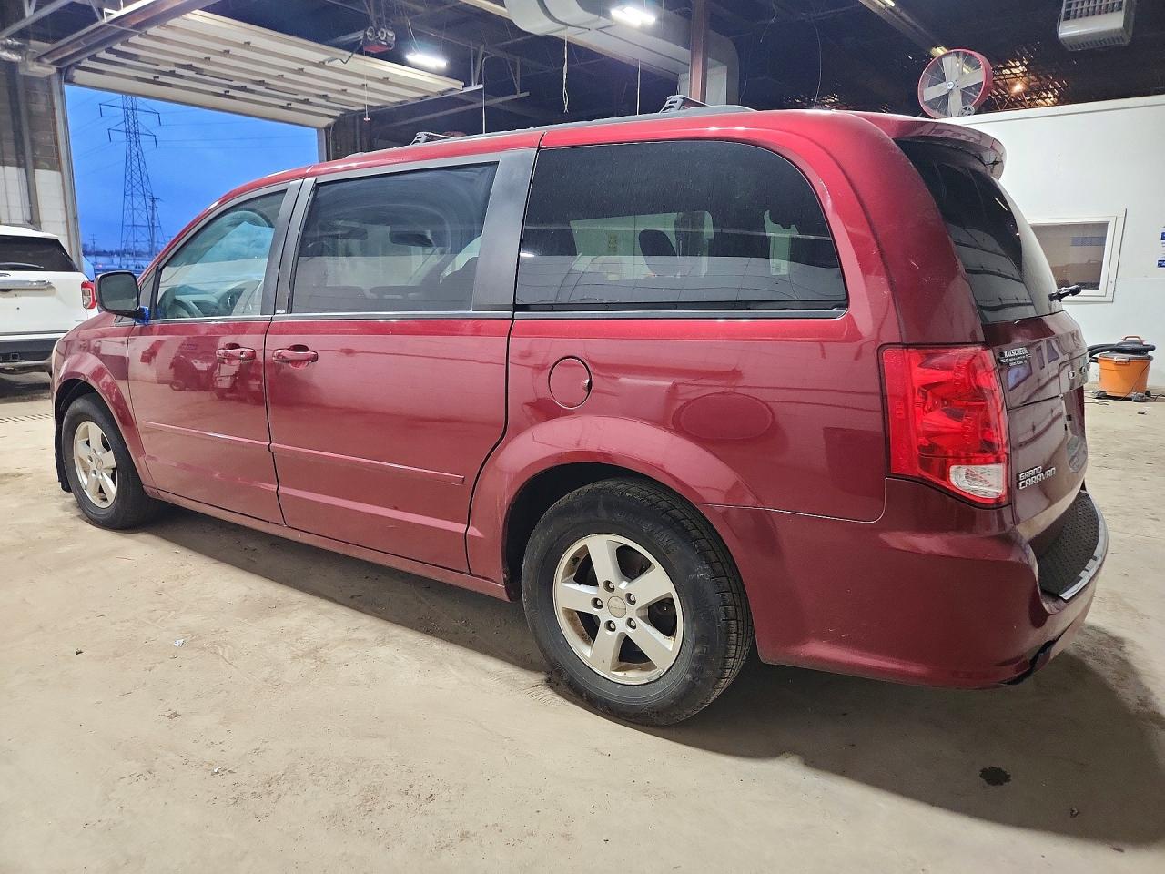 2011 Dodge Caravan VIN 2D4RN3DG9BR668571 photo 2