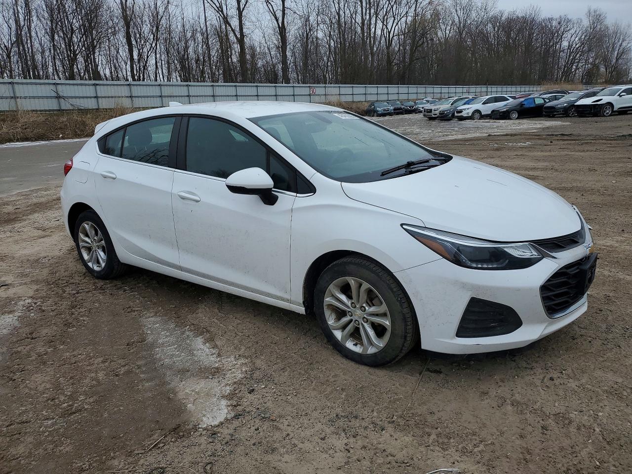 2019 Chevrolet Cruze VIN 3G1BE6SM4KS566440 photo 4