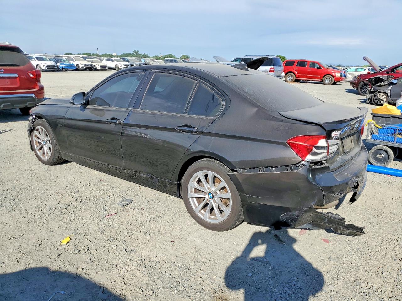 2016 BMW 3 series VIN WBA8A9C53GK618520 photo 2