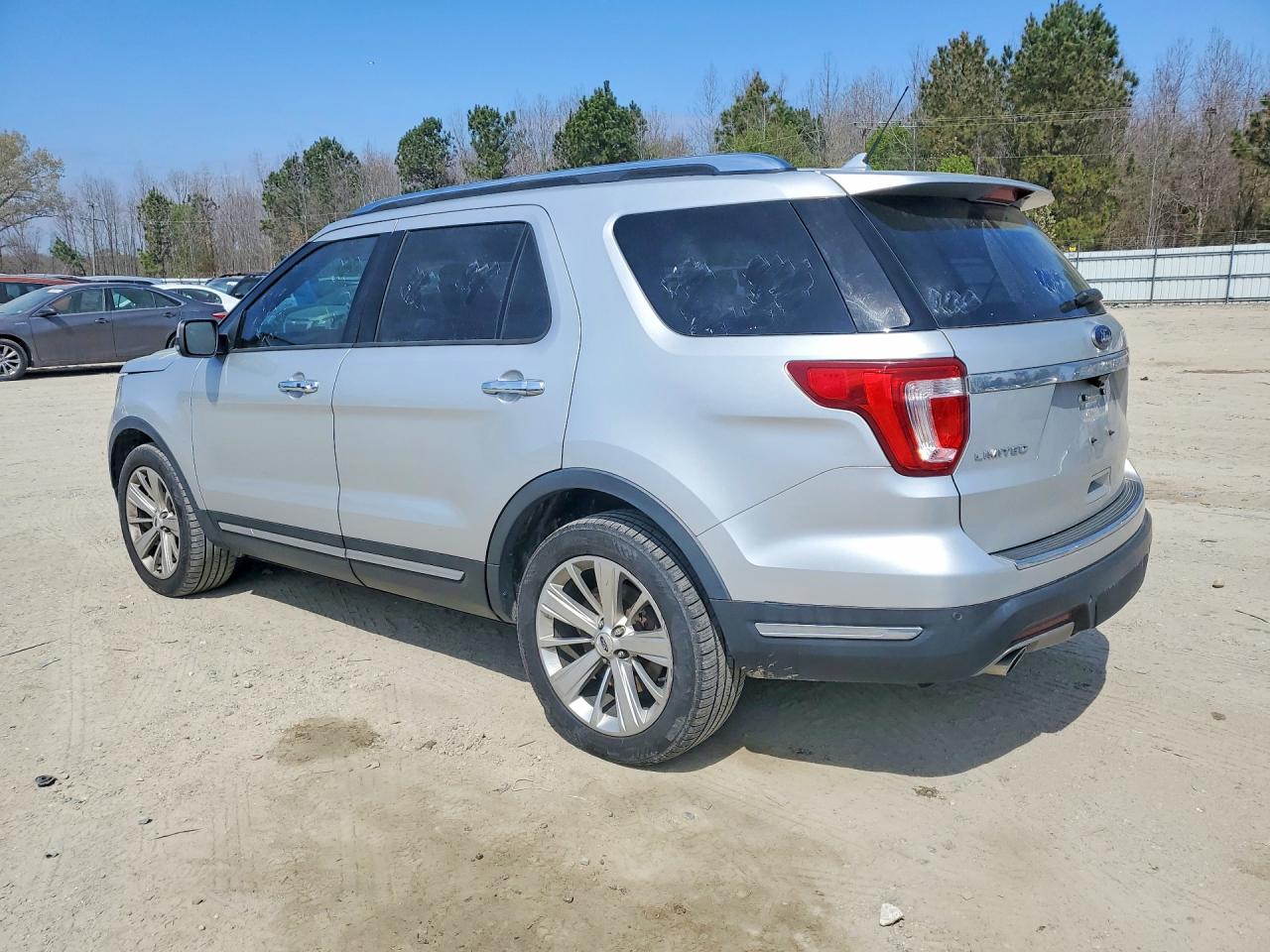 2019 Ford Explorer l VIN 1FM5K8F81KGB41743 photo 2