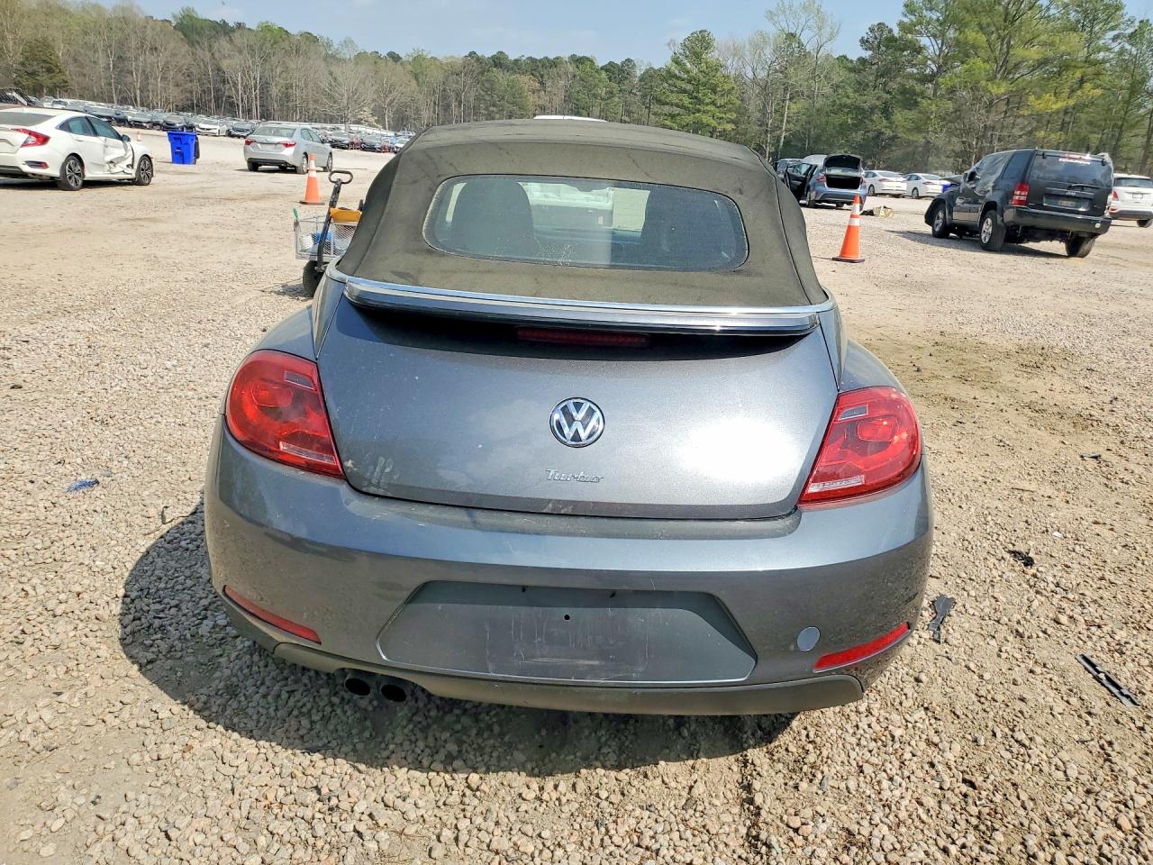 2016 Volkswagen Beetle VIN 3VW517AT2GM804678 photo 6