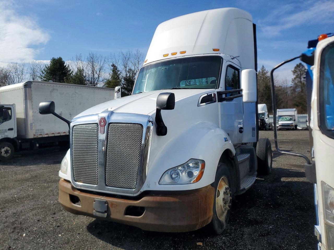 2016 KENWORTH All models VIN 1XKYA48X5GJ496690 photo 2