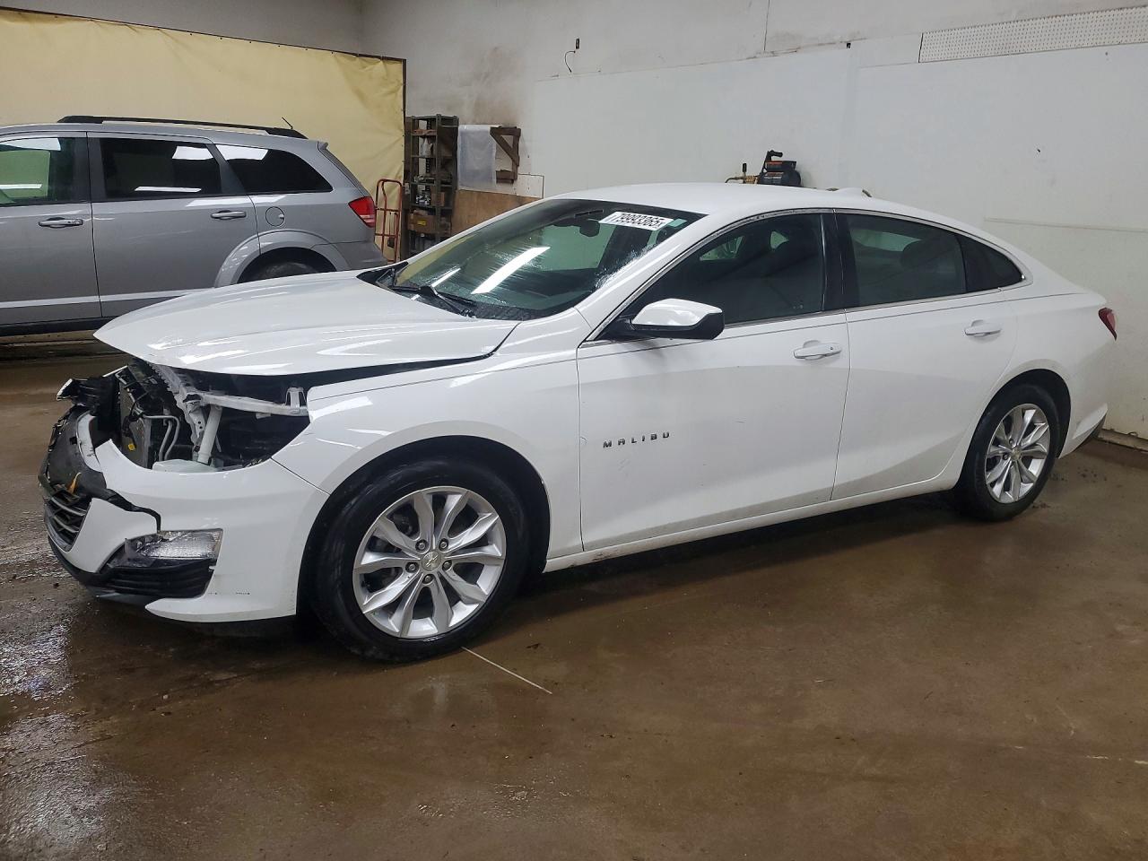 2019 Chevrolet Malibu VIN 1G1ZD5ST7KF149191 photo 1