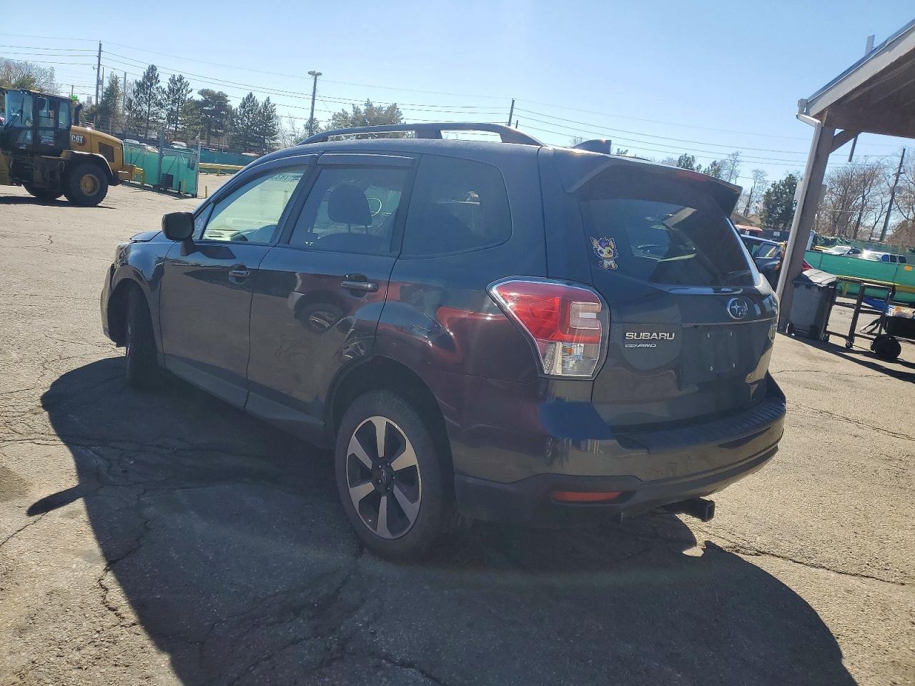 2018 Subaru Forester VIN JF2SJAGC8JH484516 photo 2