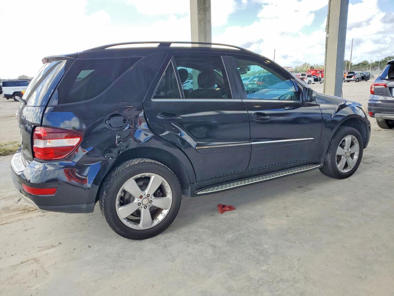 2011 Mercedes-Benz M-class VIN 4JGBB8GB6BA691973 photo 3