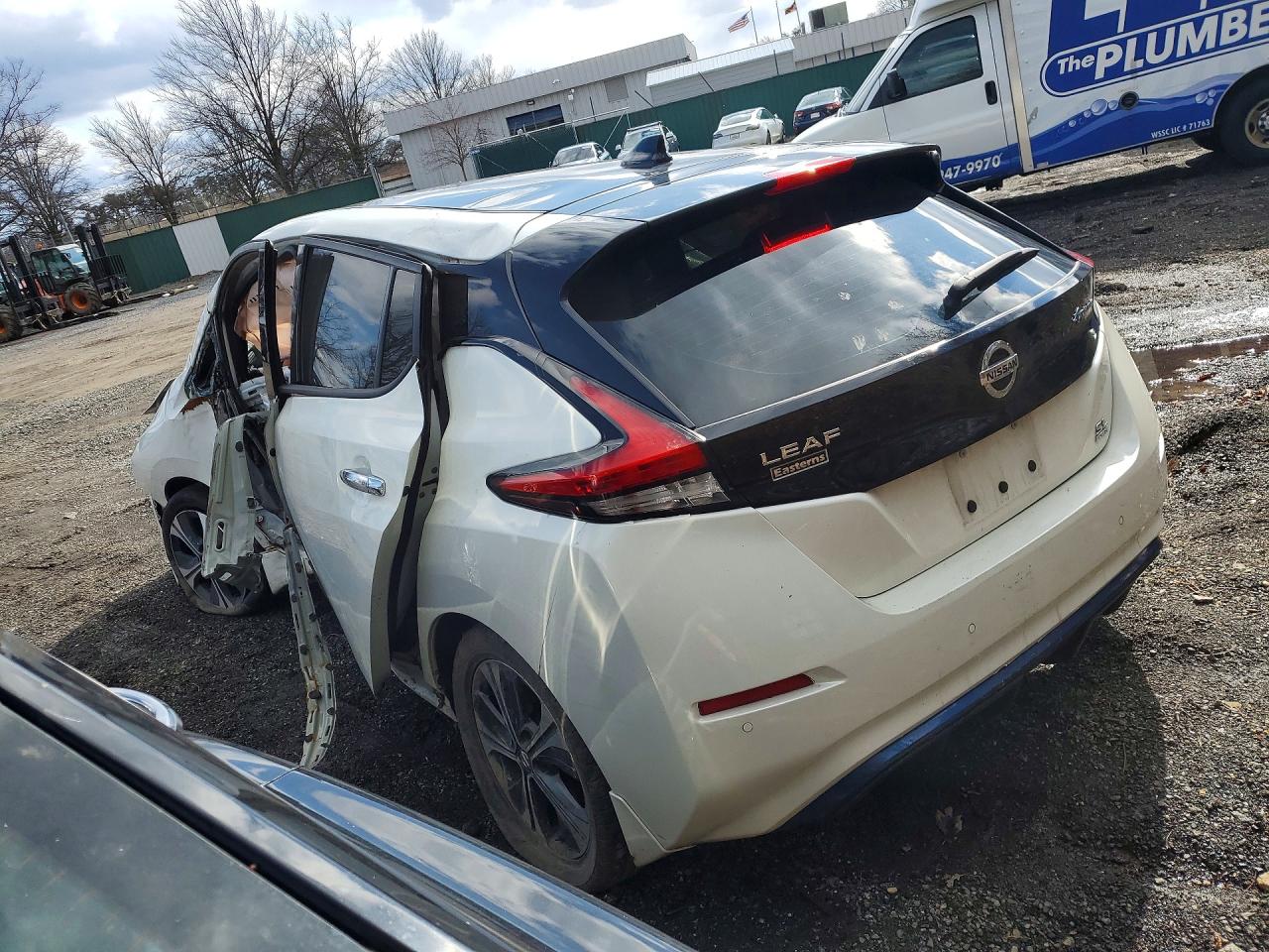 2021 Nissan Leaf VIN 1N4BZ1DV7MC552549 photo 2