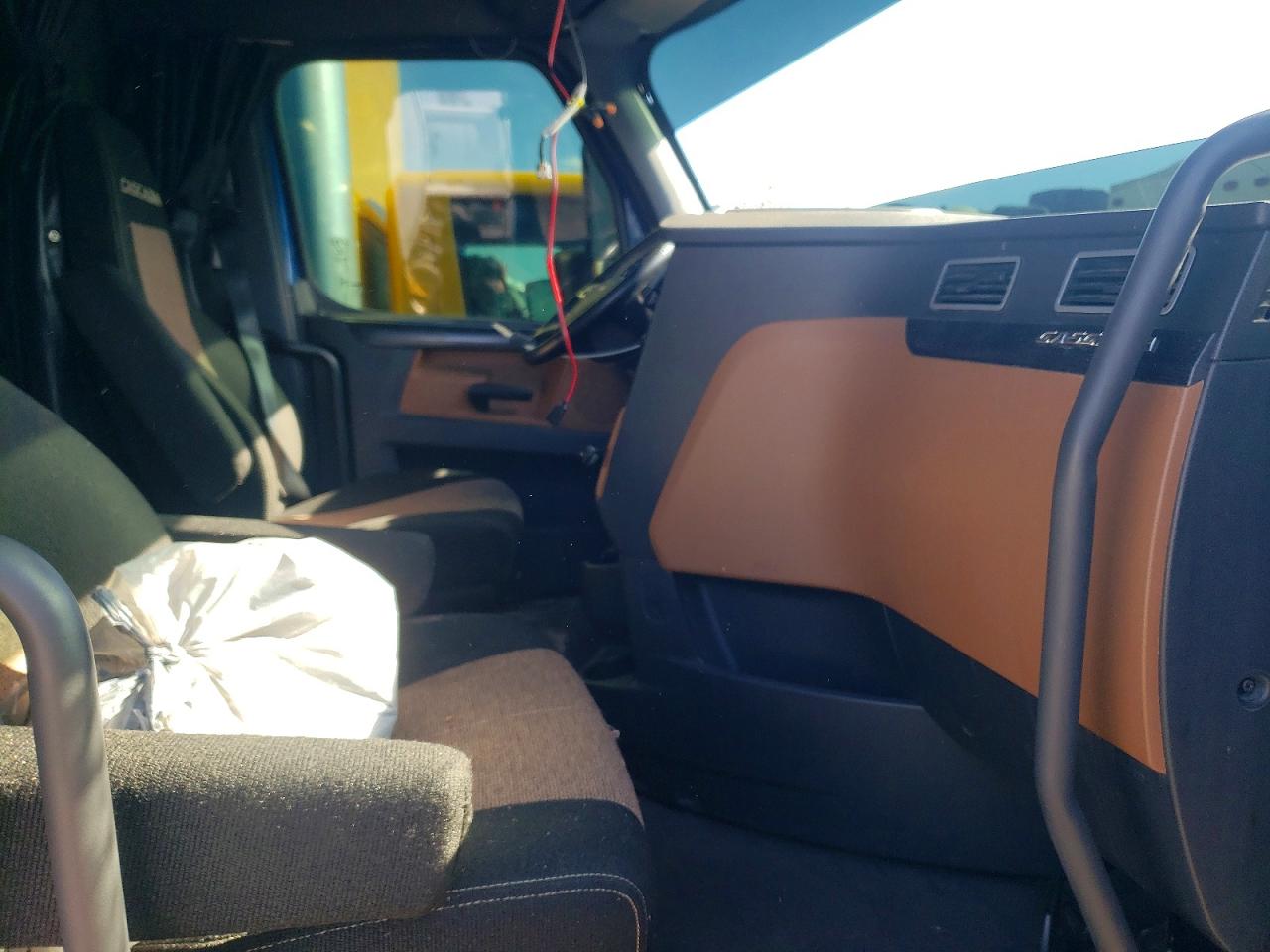 2024 FREIGHTLINER All other VIN 3AKJHHDR4RSUR8586 photo 5